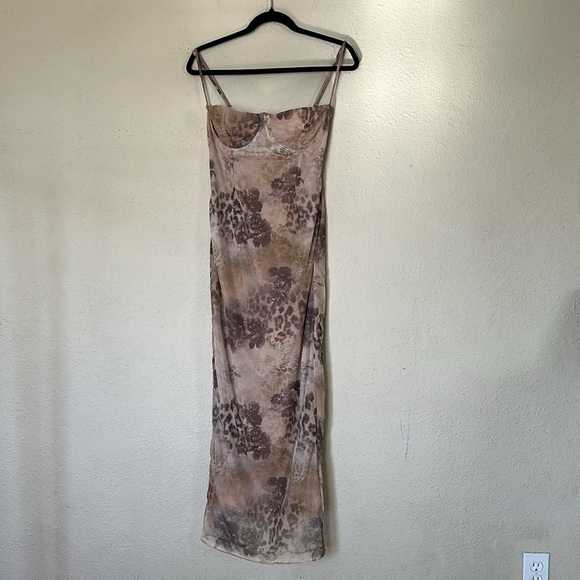 HOUSE OF CB L A-C 'Aiza' Cream‎ Floral Print Maxi Dress NWOT - Picture 4 of 14
